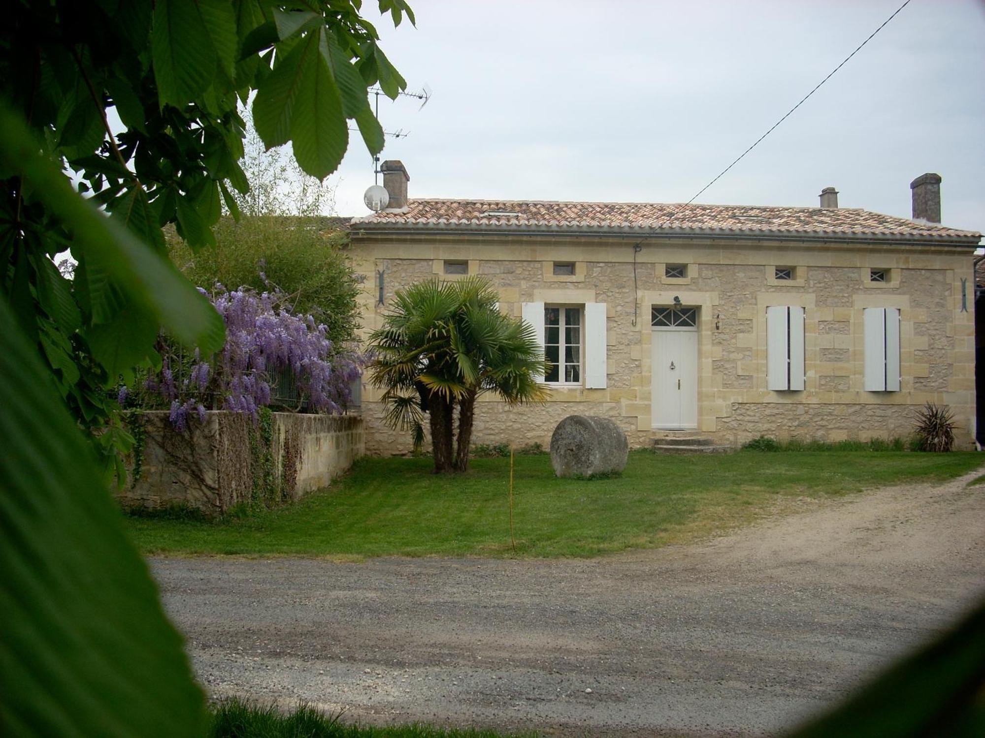 Bed and Breakfast Sous Les Marronniers Petit-Palais-et-Cornemps Exterior foto
